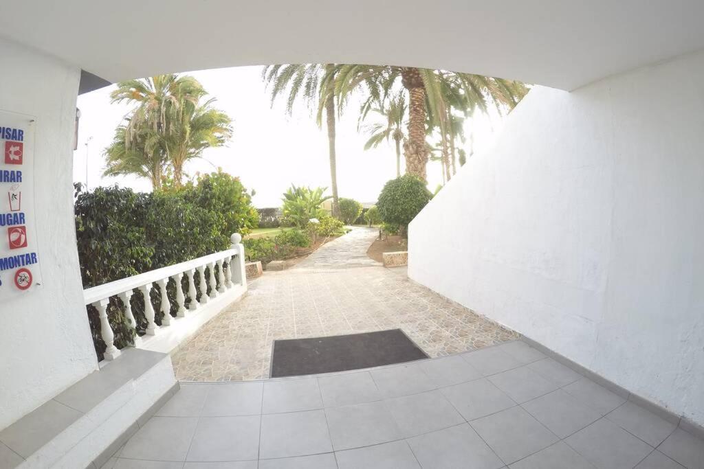 Studio Apartment La Lajilla Located At Beachfront Arguineguin 외부 사진